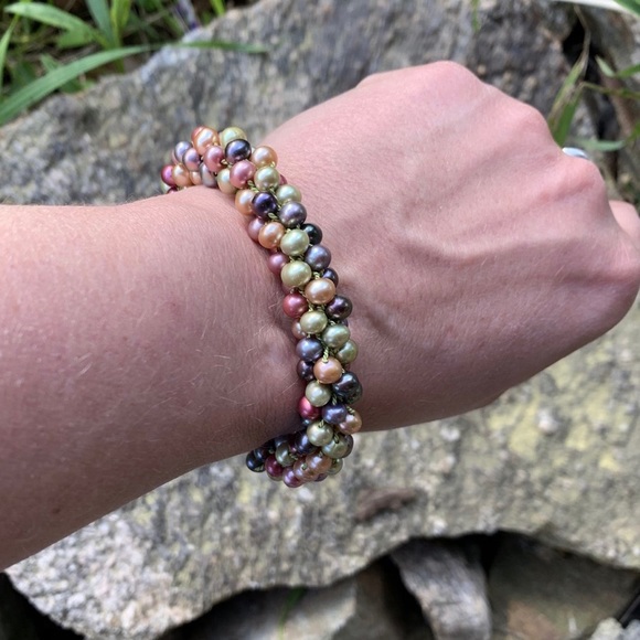 All things fall  pearl bracelet - Picture 4 of 8